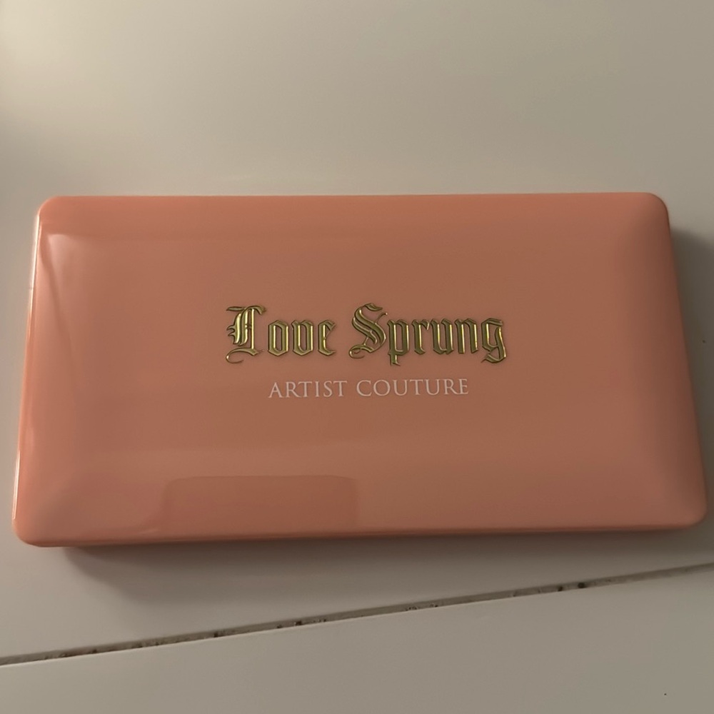 NWOT Juicy Couture Love Sprung face palette